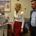 While waiting to meet the mayor, Donna told the group about Winston-Salem's second newspaper, "The Chronicle." While waiting to meet the mayor, Donna told the group about Winston-Salem's second newspaper, "The Chronicle."