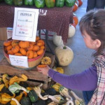 Elif shops at the farmers market.